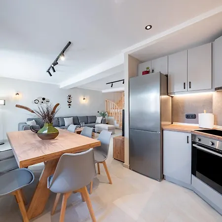 Kalimoukos * Corfu (city)